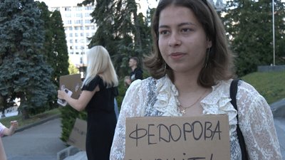 У Тернополі відбувається акція проти звільнення міністра оборони У Тернополі відбувається акція проти звільнення міністра оборони