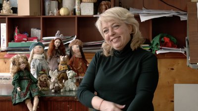 Майстриня Зоя Шишковська створює портретні ляльки Майстриня Зоя Шишковська створює портретні ляльки