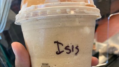 Бариста Starbucks написала на стакані з кавою "ІДІЛ" замість імені клієнтки-мусульманки