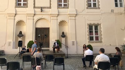 "Ми балансуємо між червоною і помаранчевою зонами", — Петров про ситуацію з COVID-19 на Закарпатті