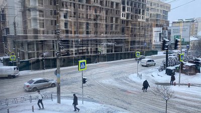 Як "МіськШеп" у Чернівцях прибирає дороги від снігу