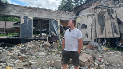 Олександр Качура через два роки на місці ракетного удару по піцерії RІА Краматорськ