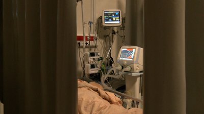 "У нас буквально черги зі швидких були". Івано-франківські лікарі про ситуацію з COVID-19 "У нас буквально черги зі швидких були". Івано-франківські лікарі про ситуацію з COVID-19