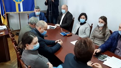 Протест в Болехові на Прикарпатті: батьки та учні двох шкіл вимагають не скорочувати класи