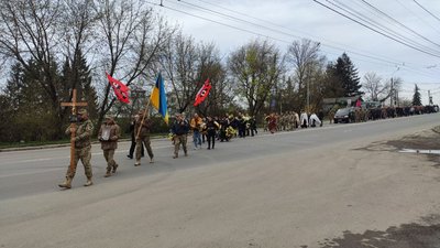 У Тернополі попрощалися з волонтером, військовослужбовцем Віталієм Заверухою У Тернополі попрощалися з волонтером, військовослужбовцем Віталієм Заверухою