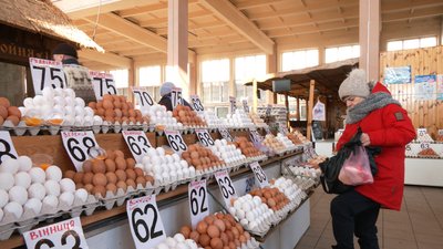 «Буде ще подорожчання»: скільки коштують продукти до новорічного столу на "Привозі" в Одесі