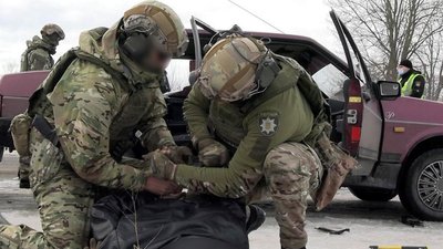 На Вінниччині затримали групу людей, які обкрадали пенсіонерів