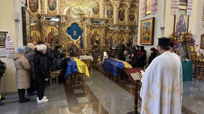 У Полтаві попрощались із воїнами Ігорем Хуторним та Віталієм Дмитренком