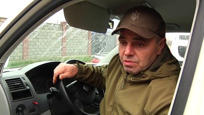 Пройшов на протезі майже 100 кілометрів: ветеран АТО з Житомира Олександр Швецов купив шість автівок для ЗСУ Пройшов на протезі майже 100 кілометрів: ветеран АТО з Житомира Олександр Швецов купив шість автівок для ЗСУ