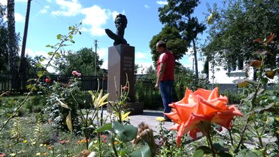 Знає предків до 11-го коліна: як житель Сосниці дослідив свій та режисера Олександра Довженка родовід Знає предків до 11-го коліна: як житель Сосниці дослідив свій та режисера Олександра Довженка родовід