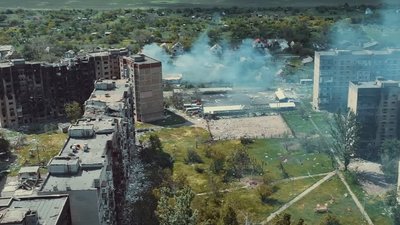 Зруйновані багатоквартирні будинки у Покровську