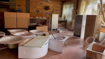 Правоохоронці показали, де у Лимані російські окупанти зберігали награбоване