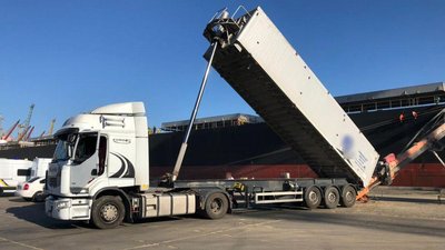 З порту на Одещині намагалися незаконно експортувати партію зерна на 7 мільйонів доларів З порту на Одещині намагалися незаконно експортувати партію зерна на 7 мільйонів доларів