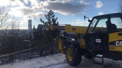 У Львові на Меморіалі пам’яті Героїв Небесної Сотні висадили 16 дерев У Львові на Меморіалі пам’яті Героїв Небесної Сотні висадили 16 дерев