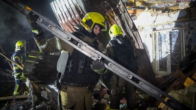 В Одесі внаслідок атаки РФ зруйновано будинок: під завалами знайшли тіло літньої жінки В Одесі внаслідок атаки РФ зруйновано будинок: під завалами знайшли тіло літньої жінки
