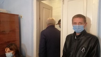 На Тернопільщині чоловік порвав бюлетені, бо не зміг проголосувати за свого кандидата