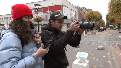 У Луцьку організували благодійну акцію: зроби світлину – зігрій захисників У Луцьку організували благодійну акцію: зроби світлину – зігрій захисників