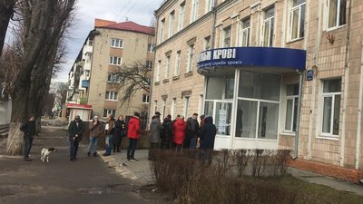 У Луцьку за день кров здали більше сотні людей У Луцьку за день кров здали більше сотні людей