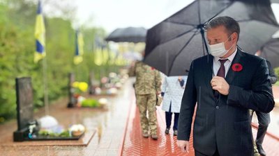 У Кропивницькому вшанували пам'ять загиблих у Другій світовій війні та учасників АТО У Кропивницькому вшанували пам'ять загиблих у Другій світовій війні та учасників АТО