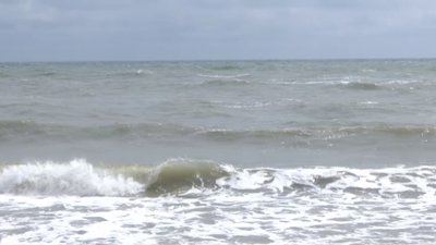 У курортній Кирилівці дітей віднесло в море на матраці. Рятували правоохоронці