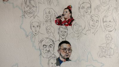 "Хочу об'єднати всіх українців". Як іванофранківка малює картину "Слава Україні" "Хочу об'єднати всіх українців". Як іванофранківка малює картину "Слава Україні"