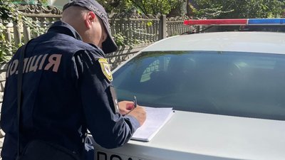 На Полтавщині на подвір'я приватного будинку невідомий кинув вибухівку