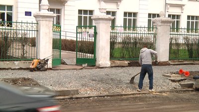 У Житомирі почали будувати піднятий пішохідний перехід поблизу 36 школи