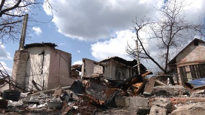 Зруйнований приватний будинок у Чернігові Зруйнований приватний будинок у Чернігові