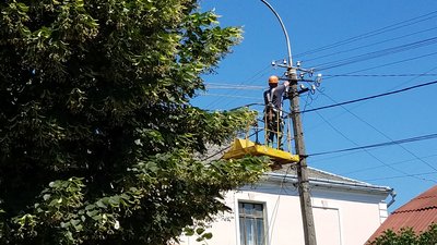 32 населених пунктів Луганщини знеструмлено повністю