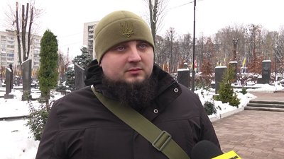 Загинули у першому бою: в Житомирі попрощалися із військовими, які у квітні загинули у боях на Херсонщині Загинули у першому бою: в Житомирі попрощалися із військовими, які у квітні загинули у боях на Херсонщині
