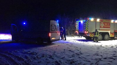 На Волині рятувальники витягнули зі снігу авто екстреної меддопомоги