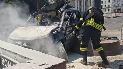 Херсон, авто, обстріли, дрон, пожежа, рятувальники