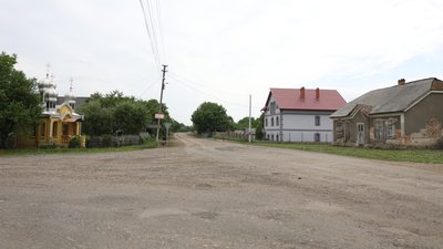 У Михайлівці на Буковині ремонтують дорогу за понад 25 мільйонів гривень У Михайлівці на Буковині ремонтують дорогу за понад 25 мільйонів гривень