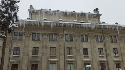 тернопіль, драмтеатр, зима, бурульки, 16 січня 2026 року