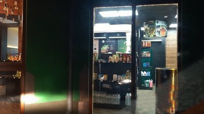 На Закарпатті перевіряють 31-річного підприємця, якого підозрюють у продажі гумдопомоги