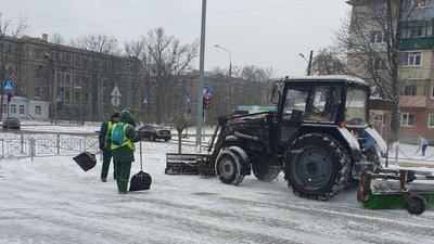 Прибирання снігу в Харкові 26 грудня 2025 року