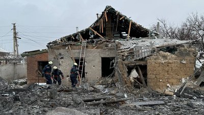 "Так шарахнуло, що я підлетіла": очевидці про ранковий авіаудар РФ по Запоріжжю 30 грудня "Так шарахнуло, що я підлетіла": очевидці про ранковий авіаудар РФ по Запоріжжю 30 грудня