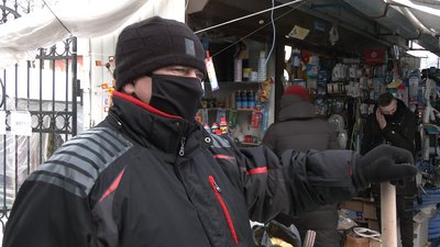 На Рівненщині збільшився попит на лопати для прибирання снігу На Рівненщині збільшився попит на лопати для прибирання снігу