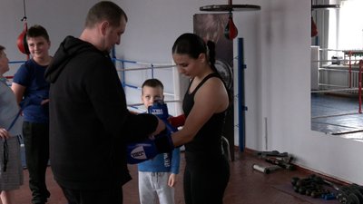 "У нас свій фронт. Ми теж на змаганнях боремось за перемогу". Сумська боксерка готується до нових поєдинків "У нас свій фронт. Ми теж на змаганнях боремось за перемогу". Сумська боксерка готується до нових поєдинків