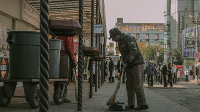 Хасиди моляться, а комунальники прибирають: триває другий день святкувань Рош га-Шана