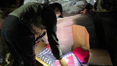 Майже 13 тонн. На Миколаївщині прикордонники виявили рекордну для регіону партію контрабанди Майже 13 тонн. На Миколаївщині прикордонники виявили рекордну для регіону партію контрабанди