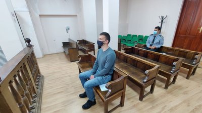 Ветеран АТО Андрій Пекельний перебуватиме під домашнім арештом тільки вночі Ветеран АТО Андрій Пекельний перебуватиме під домашнім арештом тільки вночі