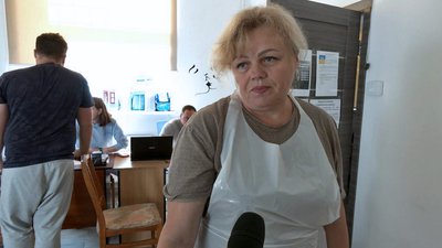 Продовольчі набори та консультації: як у гуманітарному хабі в Луцьку допомагають переселенцям із Луганщини Продовольчі набори та консультації: як у гуманітарному хабі в Луцьку допомагають переселенцям із Луганщини