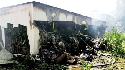 В Одесі спалахнув склад із паперовими матеріалами