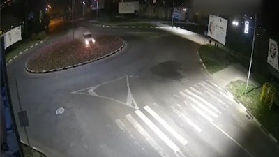 П'яний водій наїхав на клумбу з тюльпанами в Ужгороді