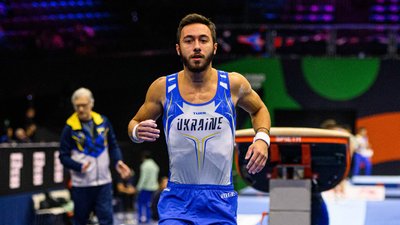 Назар Чепурний в опорному стрибку на ЧС-2026