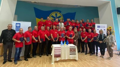 У Чернівцях водії "швидкої" надаватимуть першу домедичну допомогу: зупинятимуть кровотечу, накладатимуть електроди У Чернівцях водії "швидкої" надаватимуть першу домедичну допомогу: зупинятимуть кровотечу, накладатимуть електроди