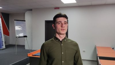 У Тернополі провели заняття з мобільної грамотності У Тернополі провели заняття з мобільної грамотності