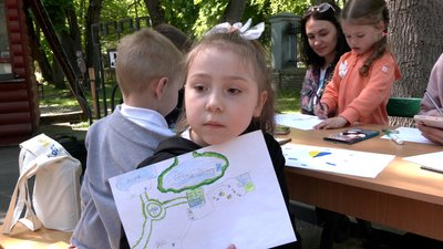 "Міста України": у Рівному в музеї організували виставку малюнків дітей-переселенців "Міста України": у Рівному в музеї організували виставку малюнків дітей-переселенців