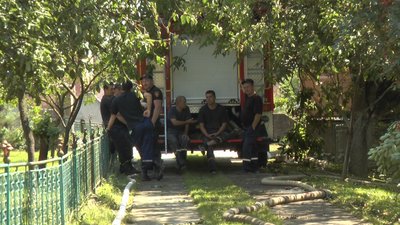 Більше сотні рятувальників з 5 областей допомагають долати наслідки негоди на Прикарпатті Більше сотні рятувальників з 5 областей допомагають долати наслідки негоди на Прикарпатті